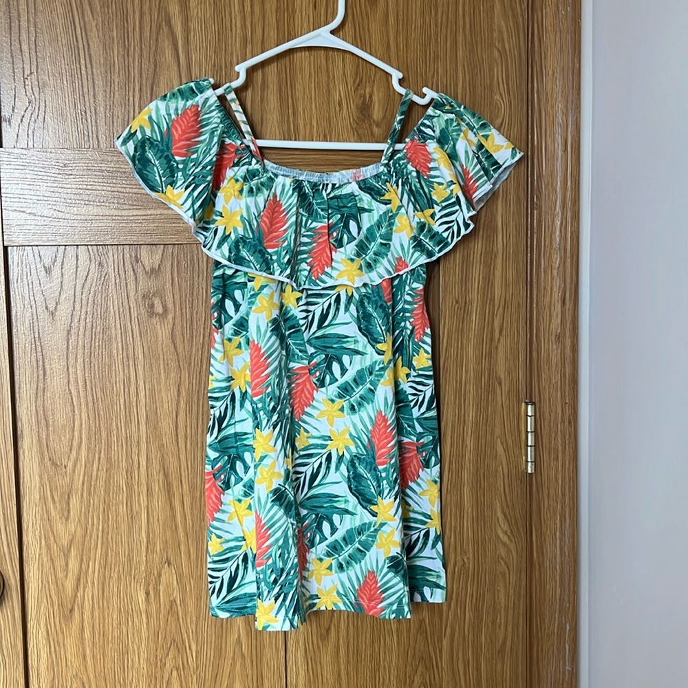 Tropical-print ruffled on- or off-shoulder top